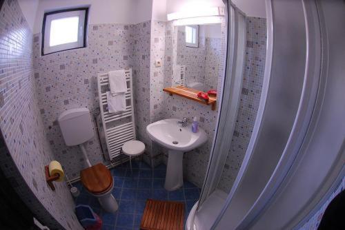 Sugo Panzio Madarasi Hargita Hotel Izvoare Стая снимка