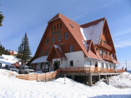 Sugo Panzio Madarasi Hargita Hotel Izvoare Екстериор снимка