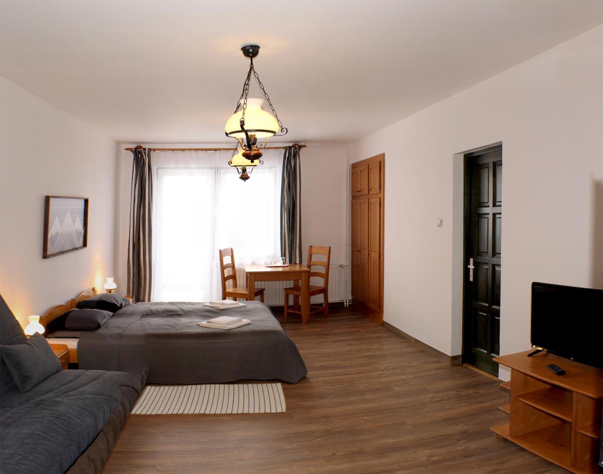 Sugo Panzio Madarasi Hargita Hotel Izvoare Екстериор снимка