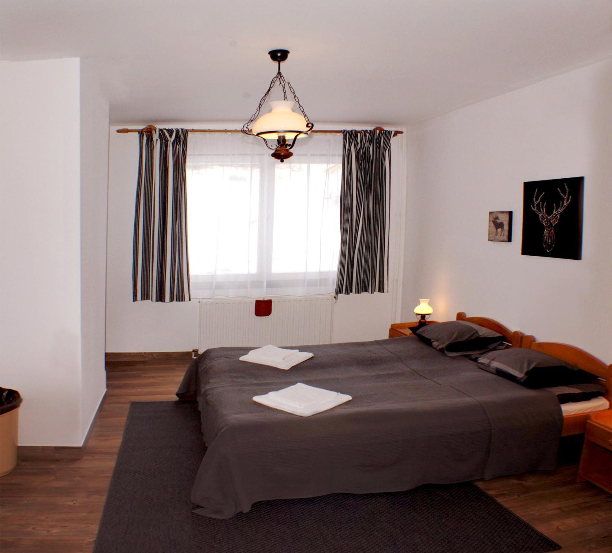 Sugo Panzio Madarasi Hargita Hotel Izvoare Екстериор снимка