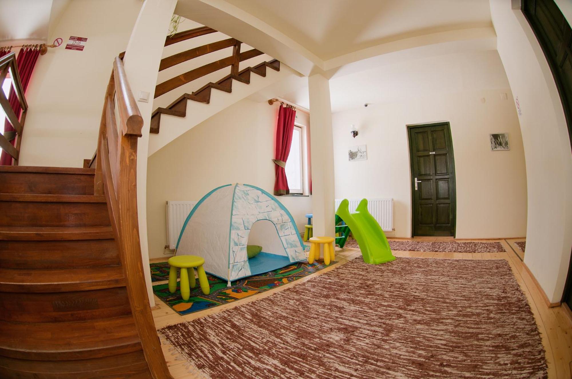 Sugo Panzio Madarasi Hargita Hotel Izvoare Екстериор снимка